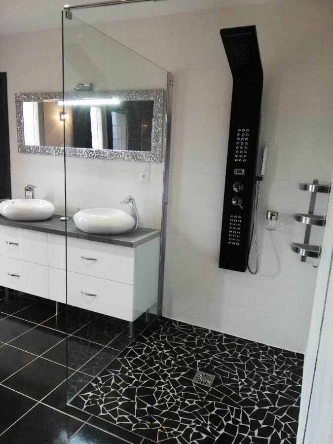 Chambres D'Hotes Luxe Et Serenite Theize Exteriör bild