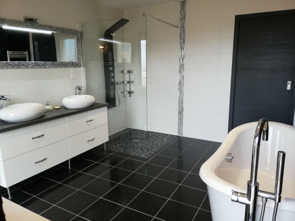 Chambres D'Hotes Luxe Et Serenite Theize Exteriör bild